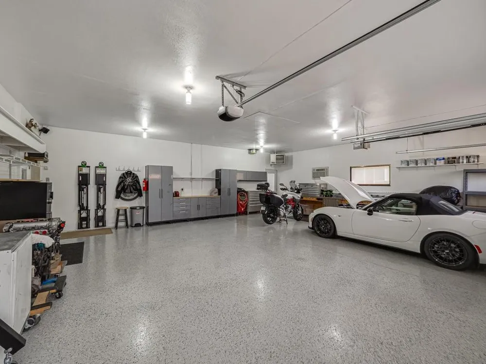 11900 Baypoint Drive Burnsville, MN 55337