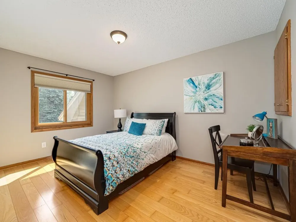 11900 Baypoint Drive Burnsville, MN 55337