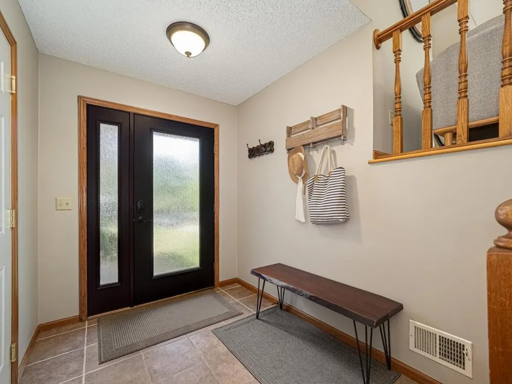 11900 Baypoint Drive Burnsville, MN 55337
