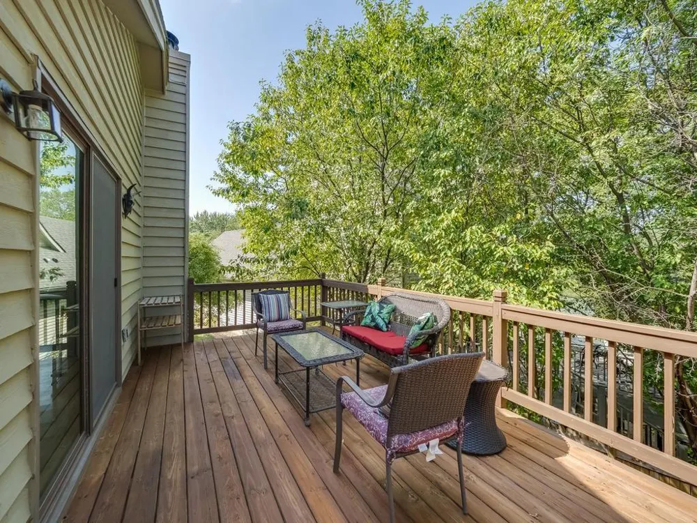 11900 Baypoint Drive Burnsville, MN 55337