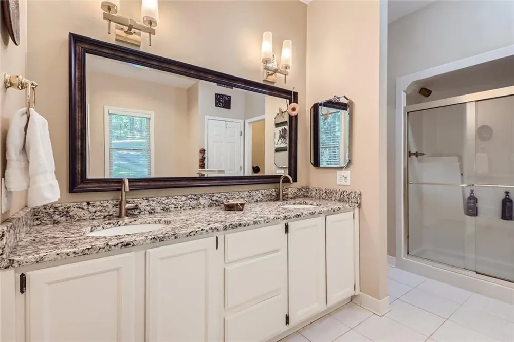 1872 Lake Lucerne Drive SW Lilburn, GA 30047