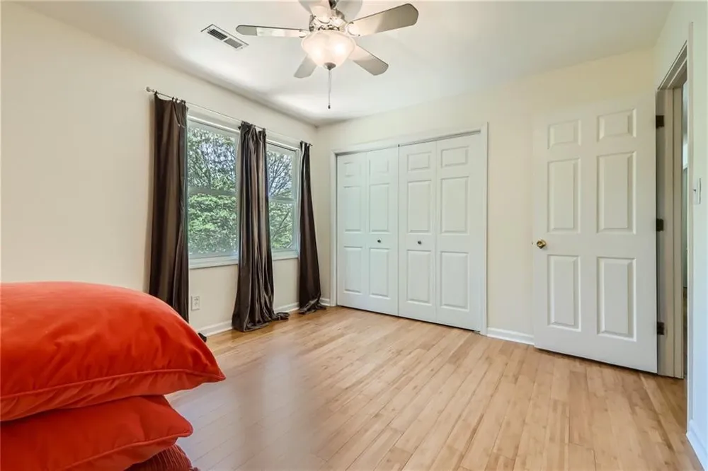 1872 Lake Lucerne Drive SW Lilburn, GA 30047