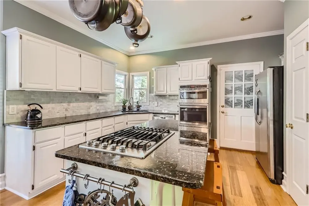 1872 Lake Lucerne Drive SW Lilburn, GA 30047
