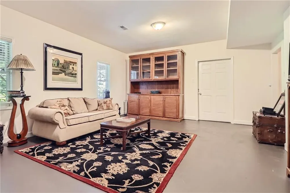 1872 Lake Lucerne Drive SW Lilburn, GA 30047
