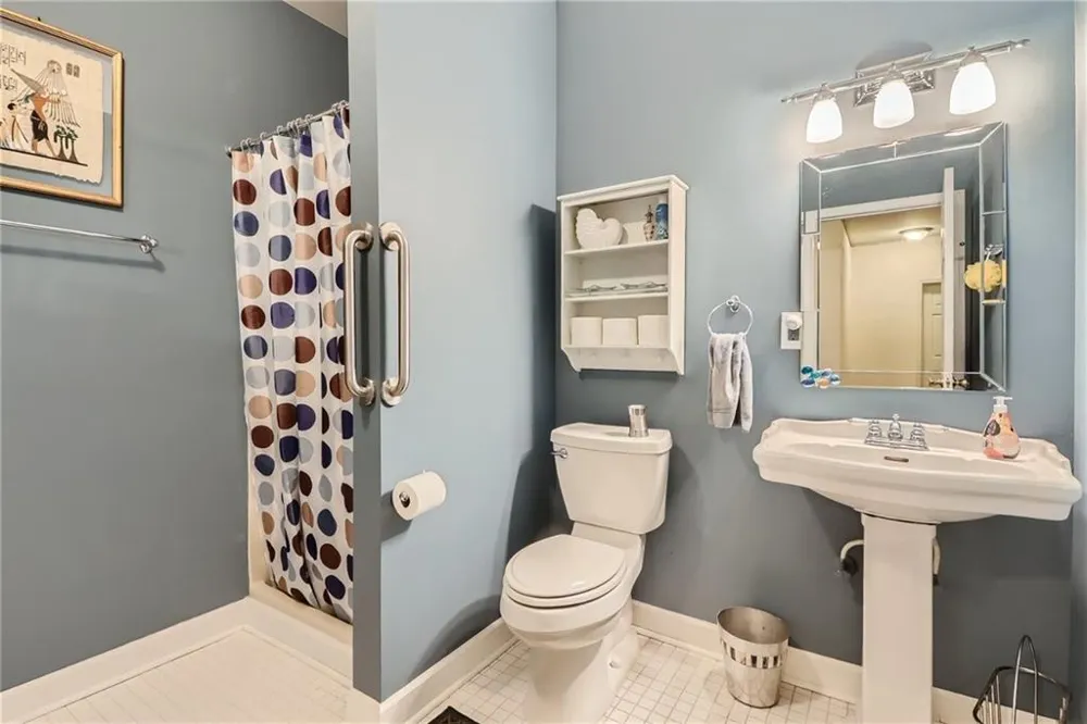 1872 Lake Lucerne Drive SW Lilburn, GA 30047