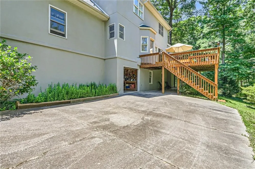 1872 Lake Lucerne Drive SW Lilburn, GA 30047