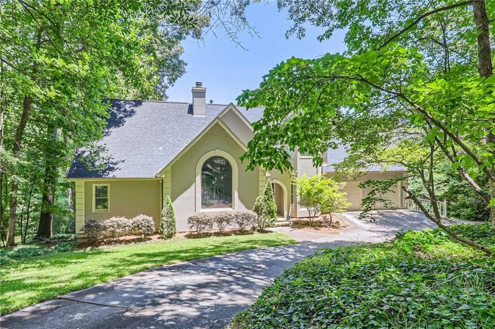 1872 Lake Lucerne Drive SW Lilburn, GA 30047