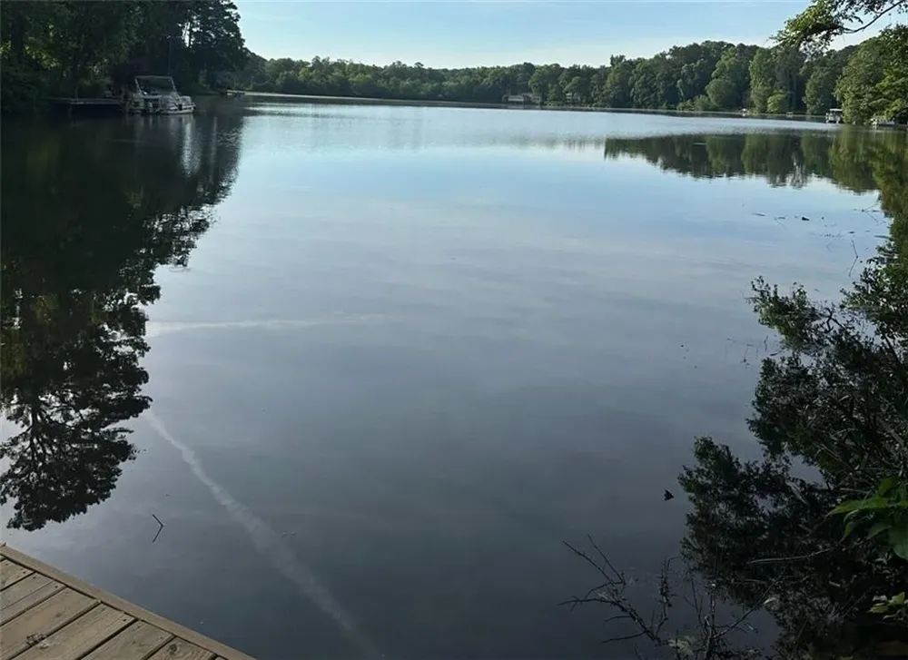 1872 Lake Lucerne Drive SW Lilburn, GA 30047
