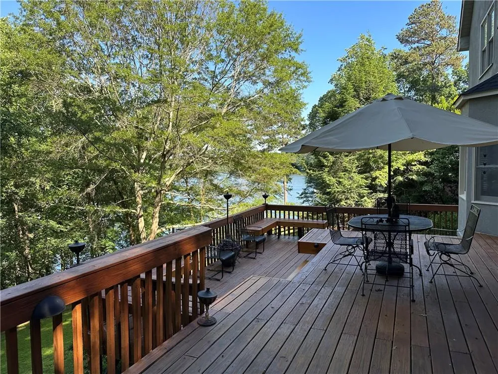 1872 Lake Lucerne Drive SW Lilburn, GA 30047