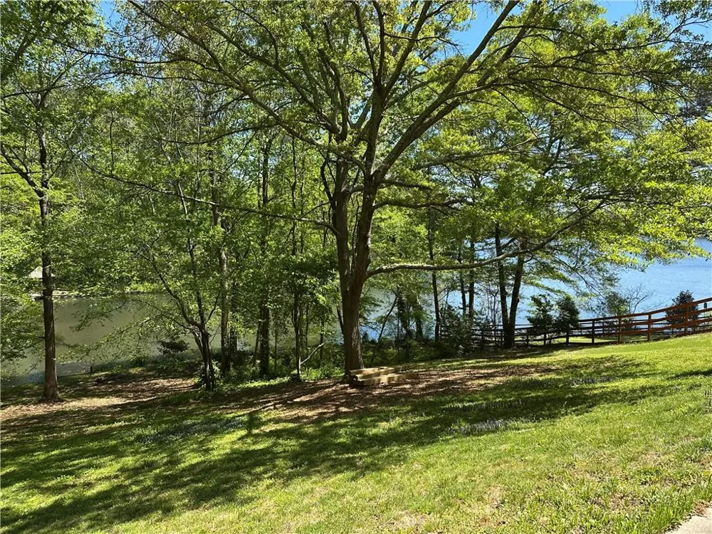 1872 Lake Lucerne Drive SW Lilburn, GA 30047
