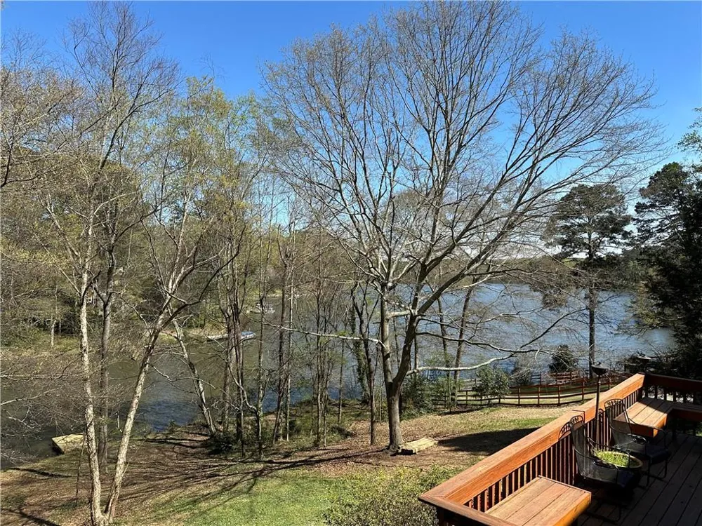 1872 Lake Lucerne Drive SW Lilburn, GA 30047