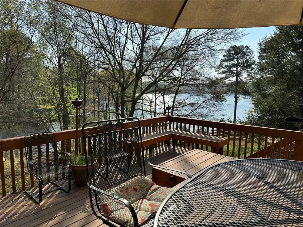 1872 Lake Lucerne Drive SW Lilburn, GA 30047
