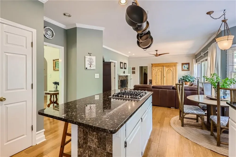 1872 Lake Lucerne Drive SW Lilburn, GA 30047