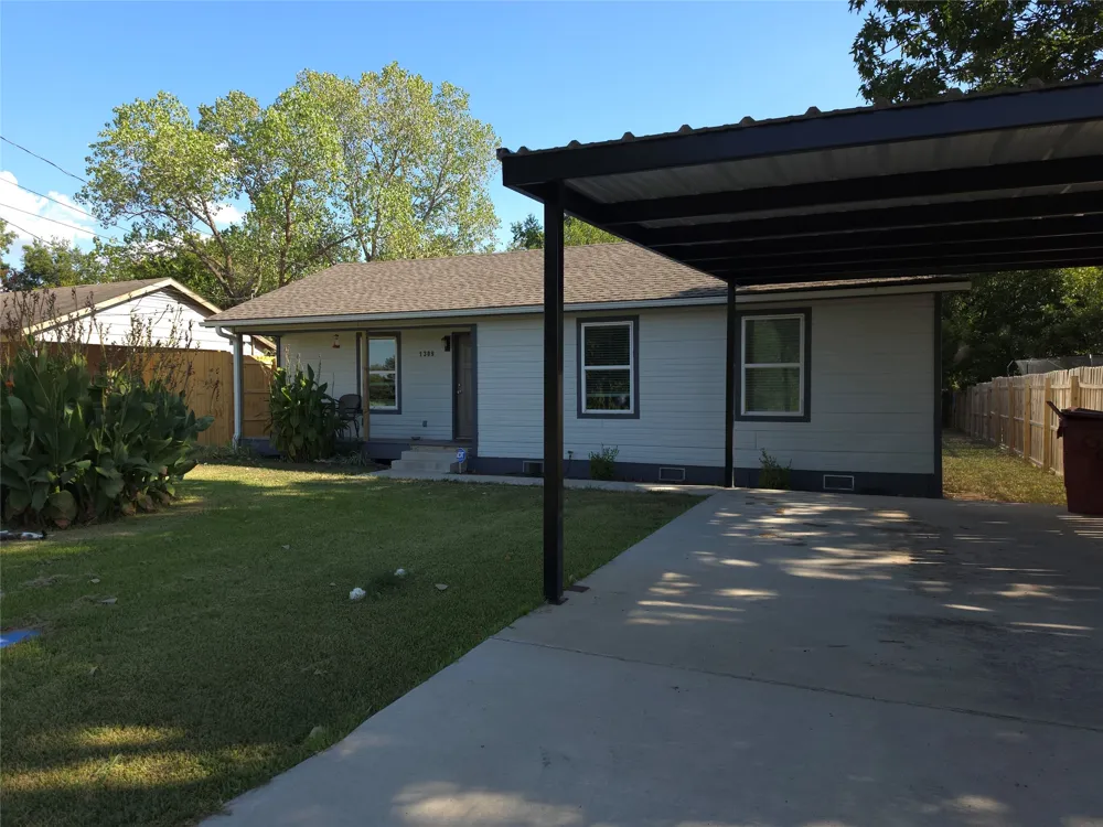 1309 S 6th Street Bonham, TX 75418