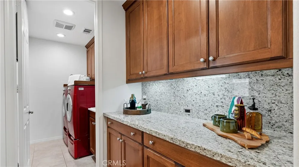28527 Las Canastas Valencia, CA 91354