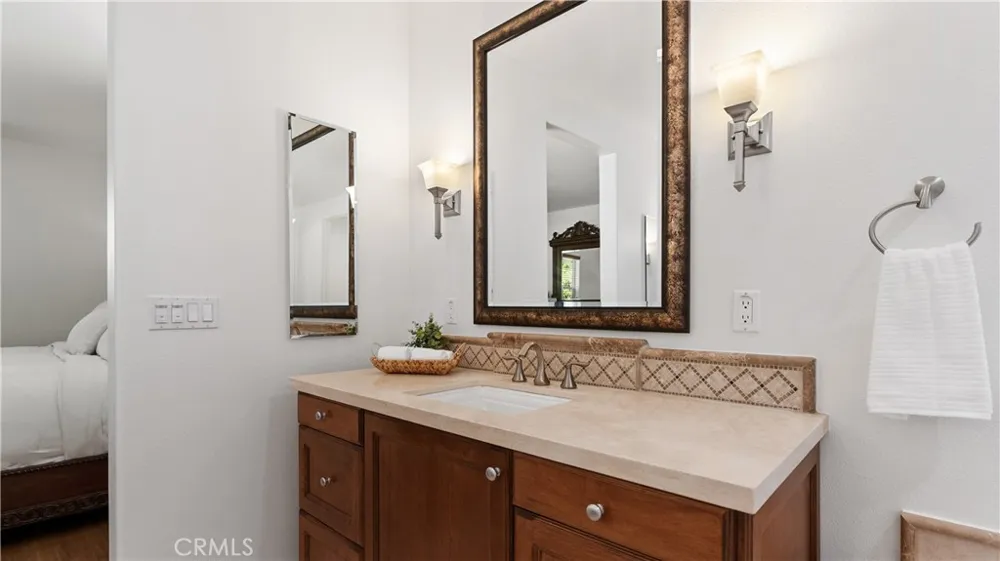 28527 Las Canastas Valencia, CA 91354