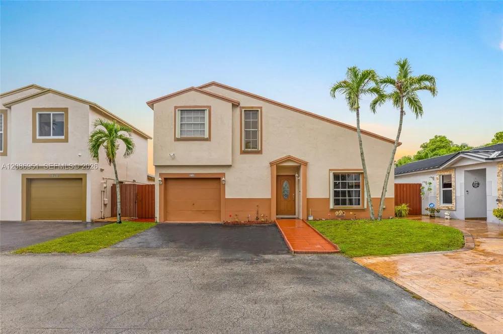 6746 NW 199th St Hialeah, FL 33015
