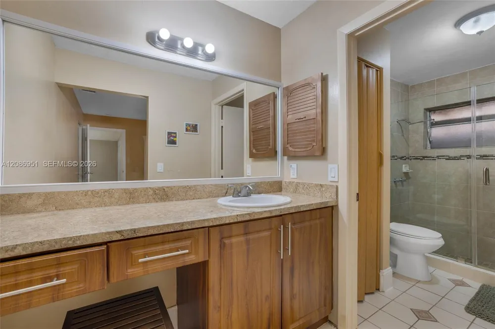 6746 NW 199th St Hialeah, FL 33015