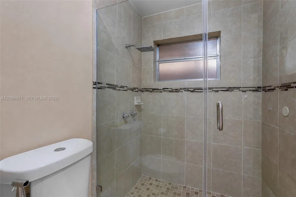 6746 NW 199th St Hialeah, FL 33015
