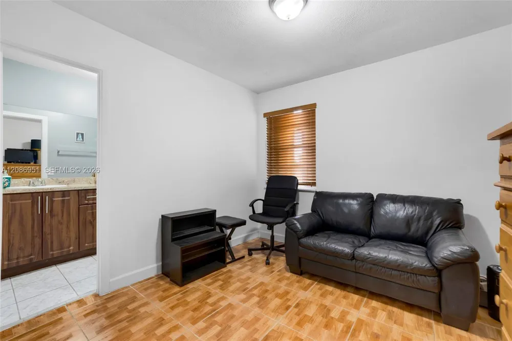 6746 NW 199th St Hialeah, FL 33015