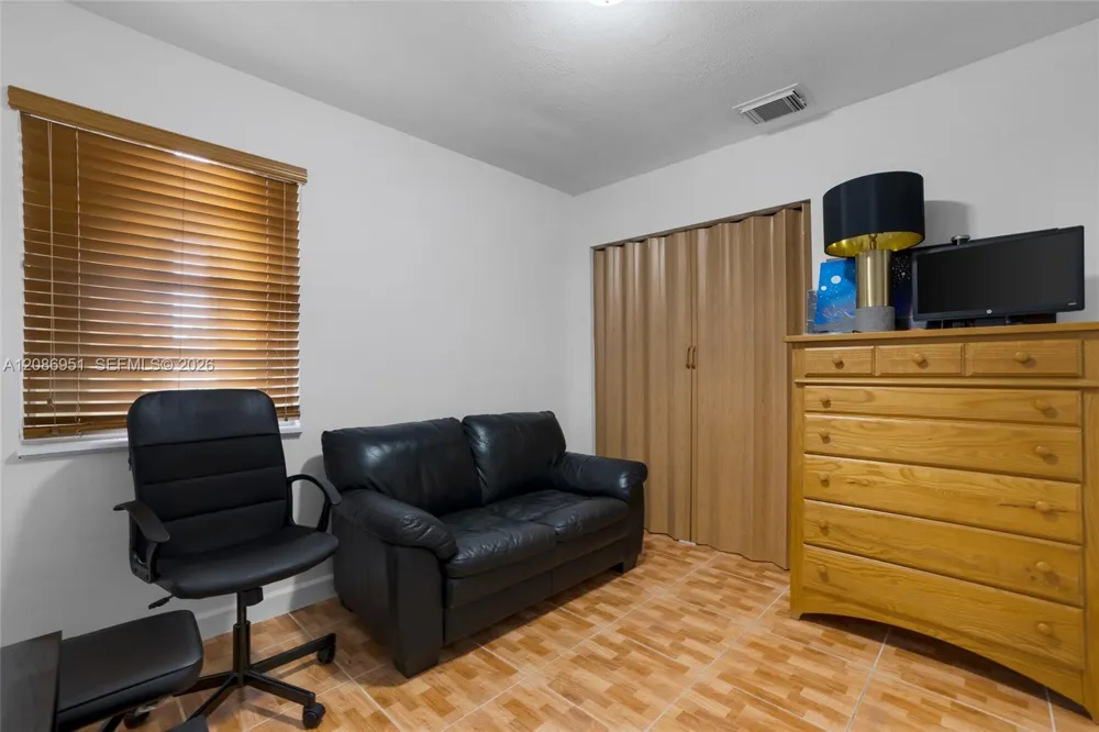 6746 NW 199th St Hialeah, FL 33015