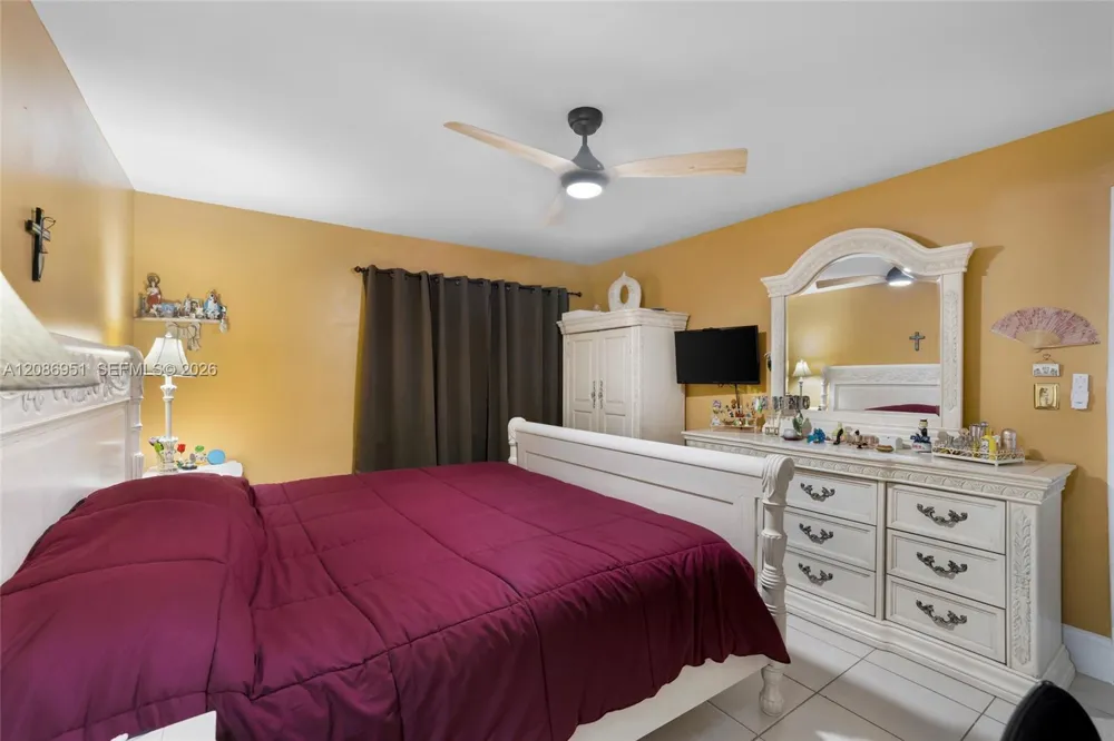 6746 NW 199th St Hialeah, FL 33015
