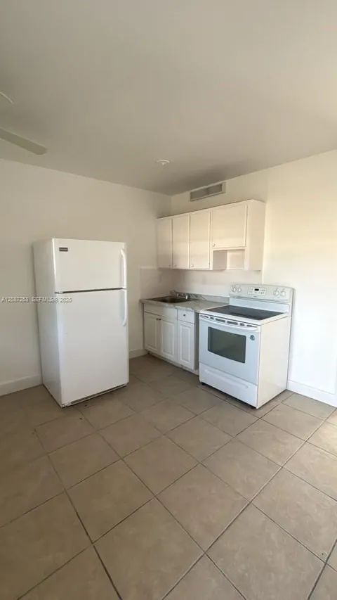 8450 NE Miami Ct #5