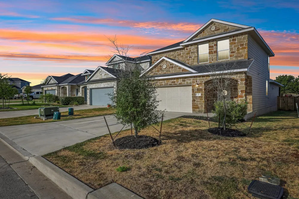 108 Katie Elder Drive Jarrell, TX 76537