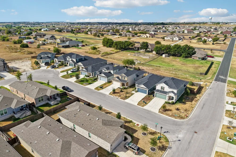 108 Katie Elder Drive Jarrell, TX 76537