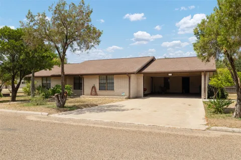 901 Vista Hermosa