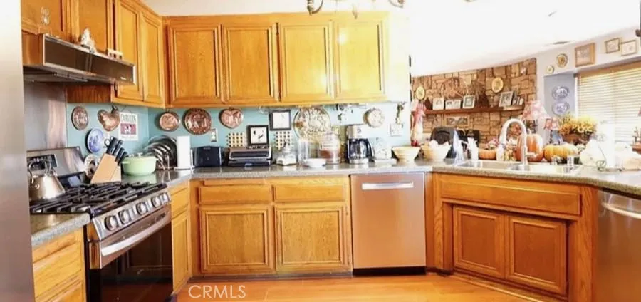 9448 Braceo Oak Hills, CA 92344