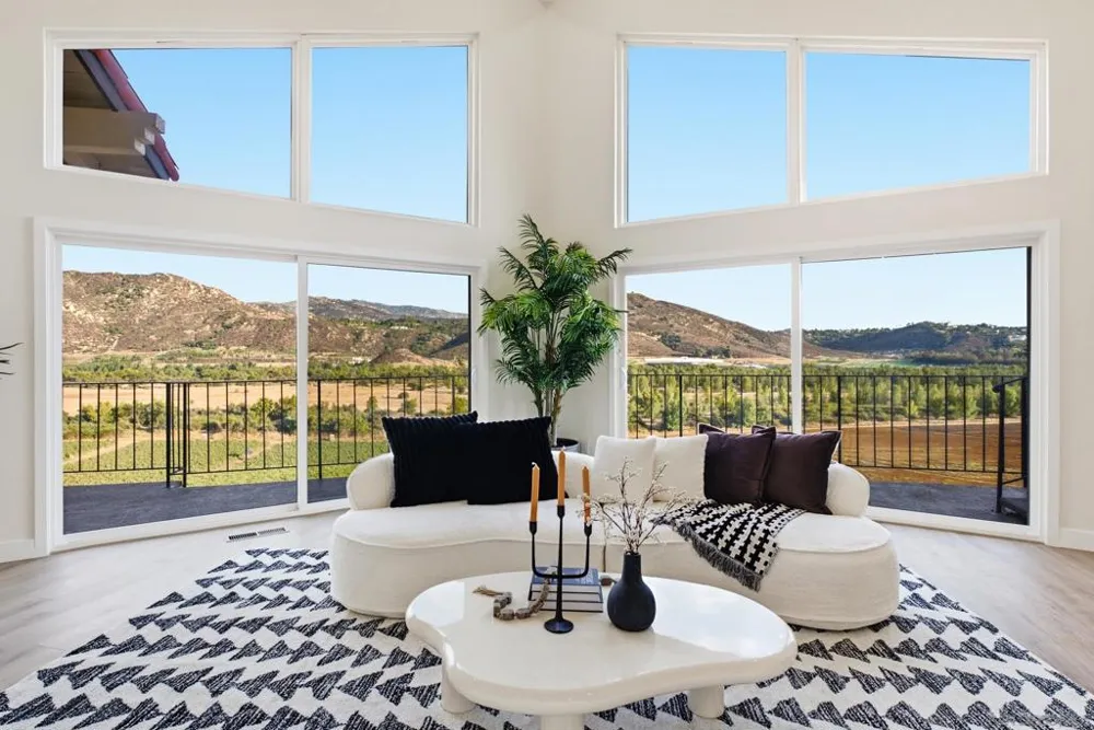 4153 Vista Bonita Lane Escondido, CA 92025