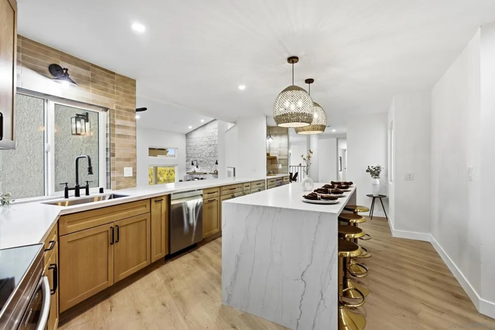 4153 Vista Bonita Lane Escondido, CA 92025