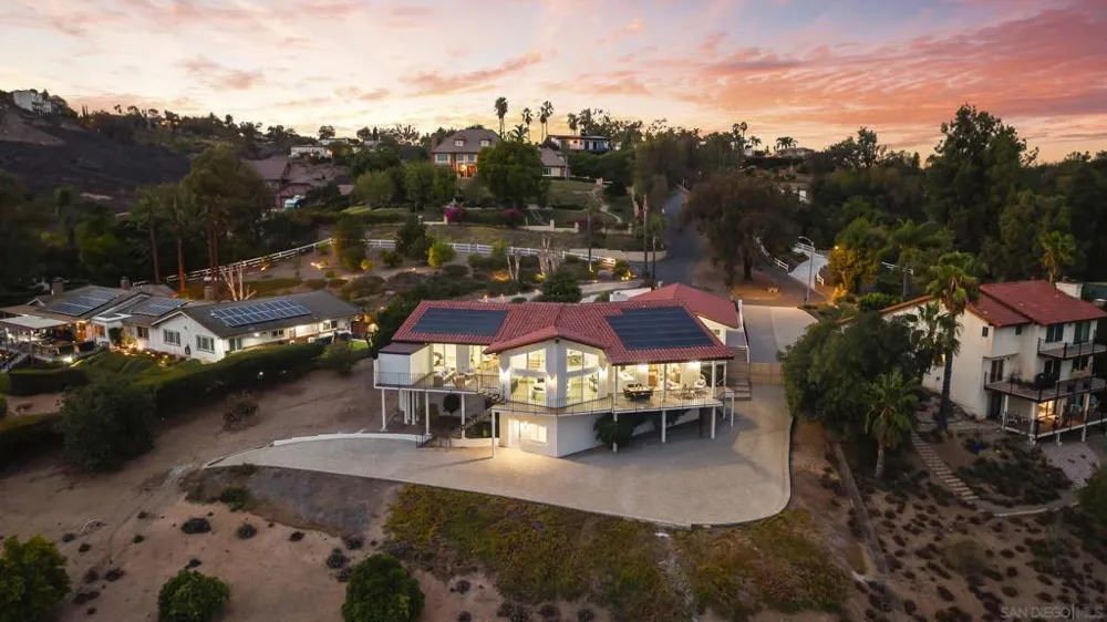 4153 Vista Bonita Lane Escondido, CA 92025
