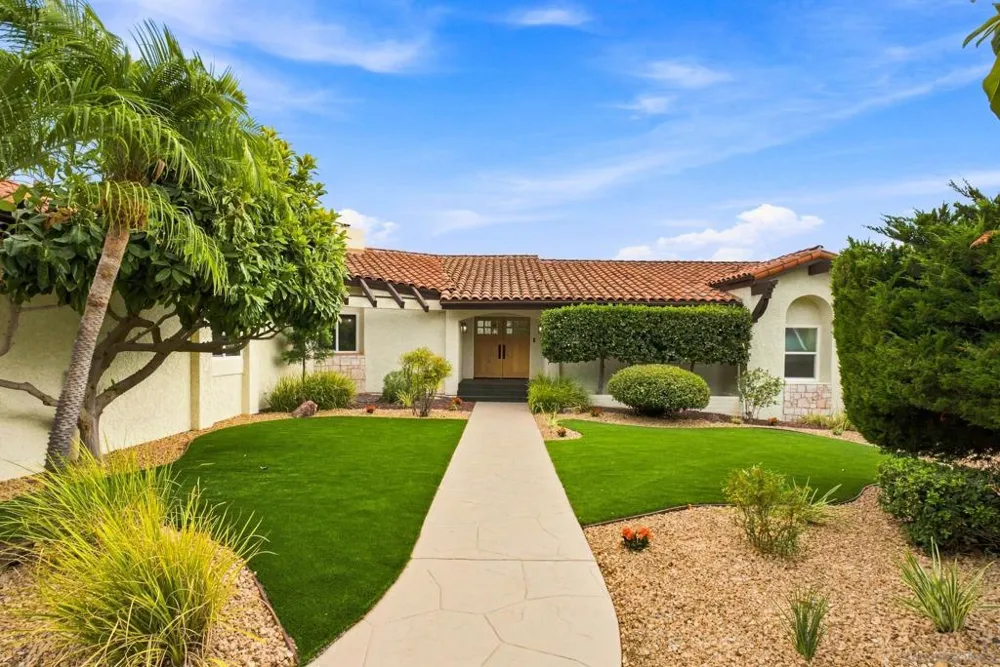 4153 Vista Bonita Lane Escondido, CA 92025