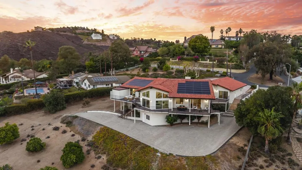 4153 Vista Bonita Lane Escondido, CA 92025