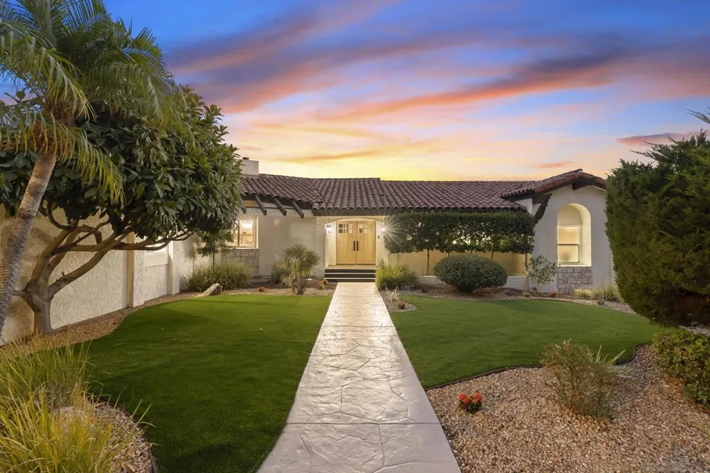4153 Vista Bonita Lane Escondido, CA 92025