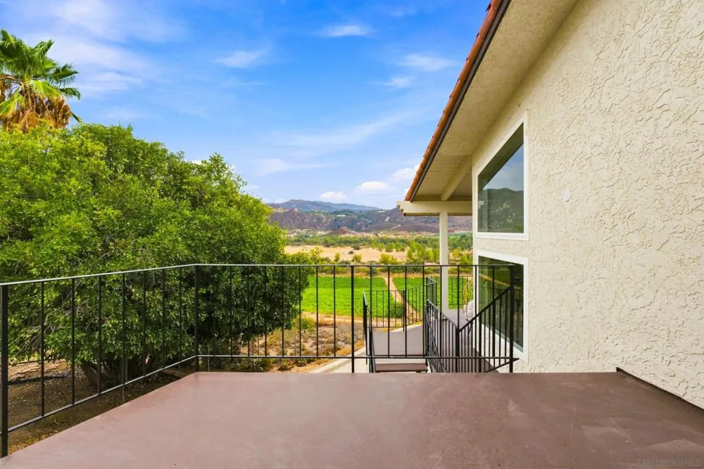 4153 Vista Bonita Lane Escondido, CA 92025
