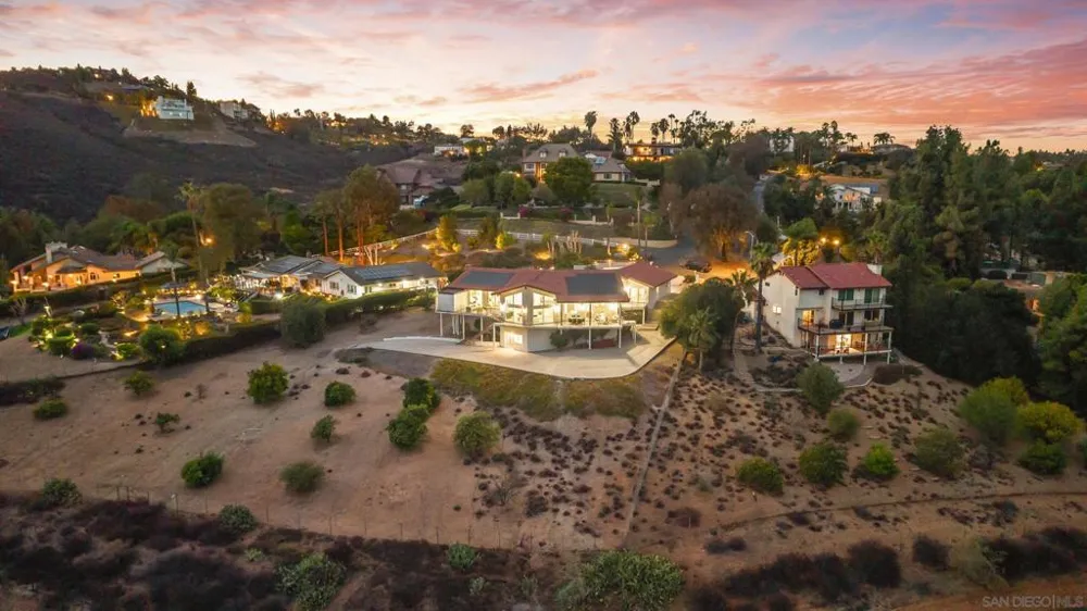 4153 Vista Bonita Lane Escondido, CA 92025