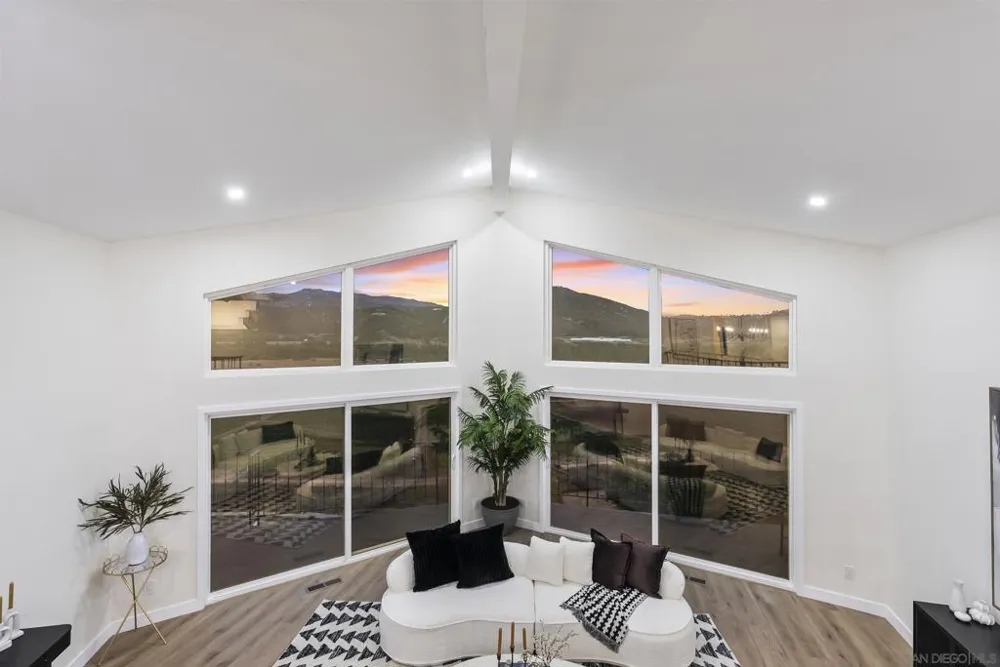 4153 Vista Bonita Lane Escondido, CA 92025