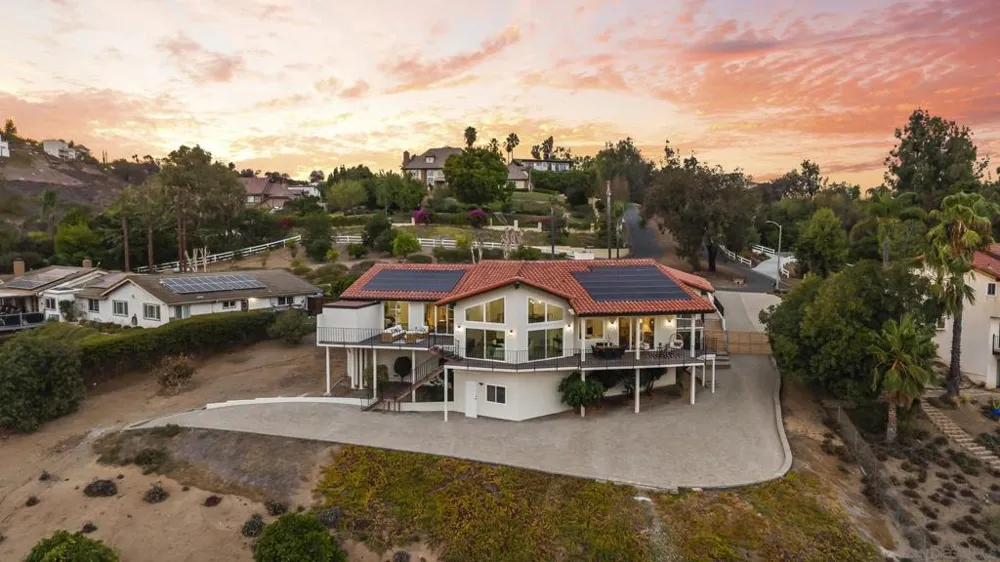 4153 Vista Bonita Lane Escondido, CA 92025