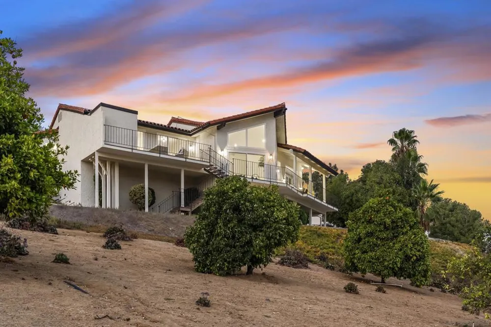 4153 Vista Bonita Lane Escondido, CA 92025