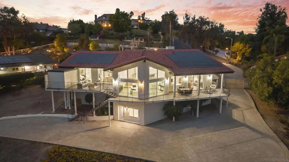 4153 Vista Bonita Lane Escondido, CA 92025