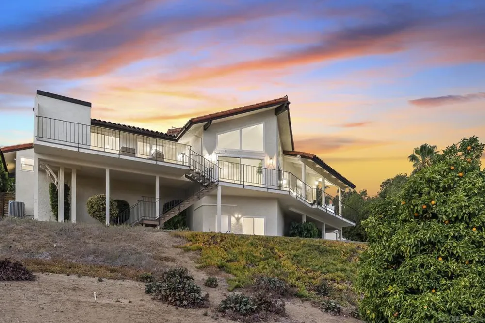 4153 Vista Bonita Lane Escondido, CA 92025