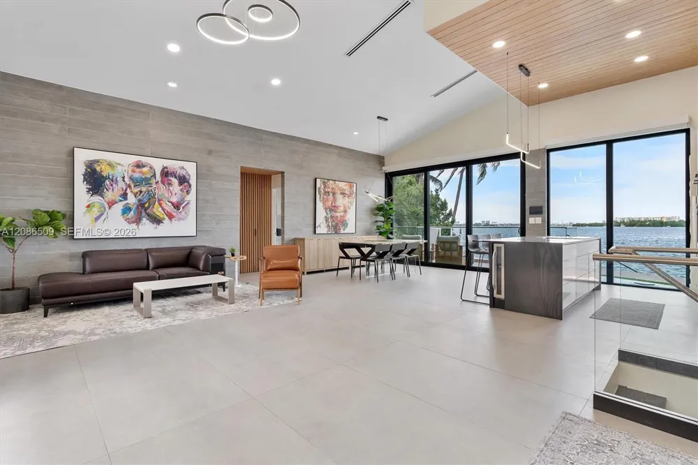 1244 NE 81st Ter Miami, FL 33138