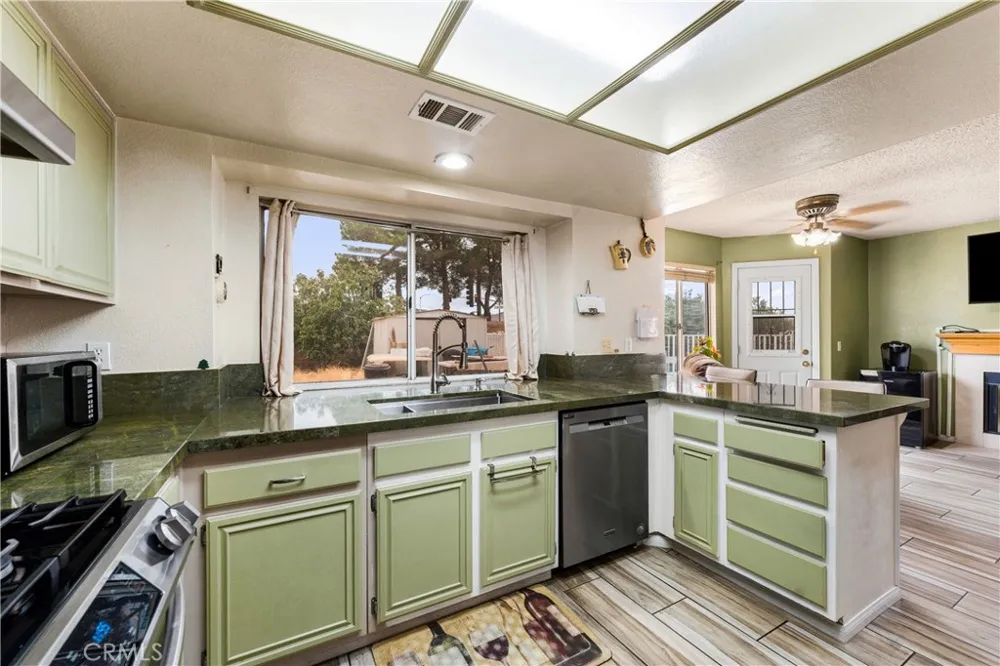 38003 Jeri Lane Palmdale, CA 93550