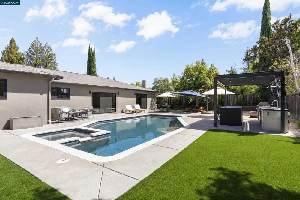 161 Wiget Ln Walnut Creek, CA 94598