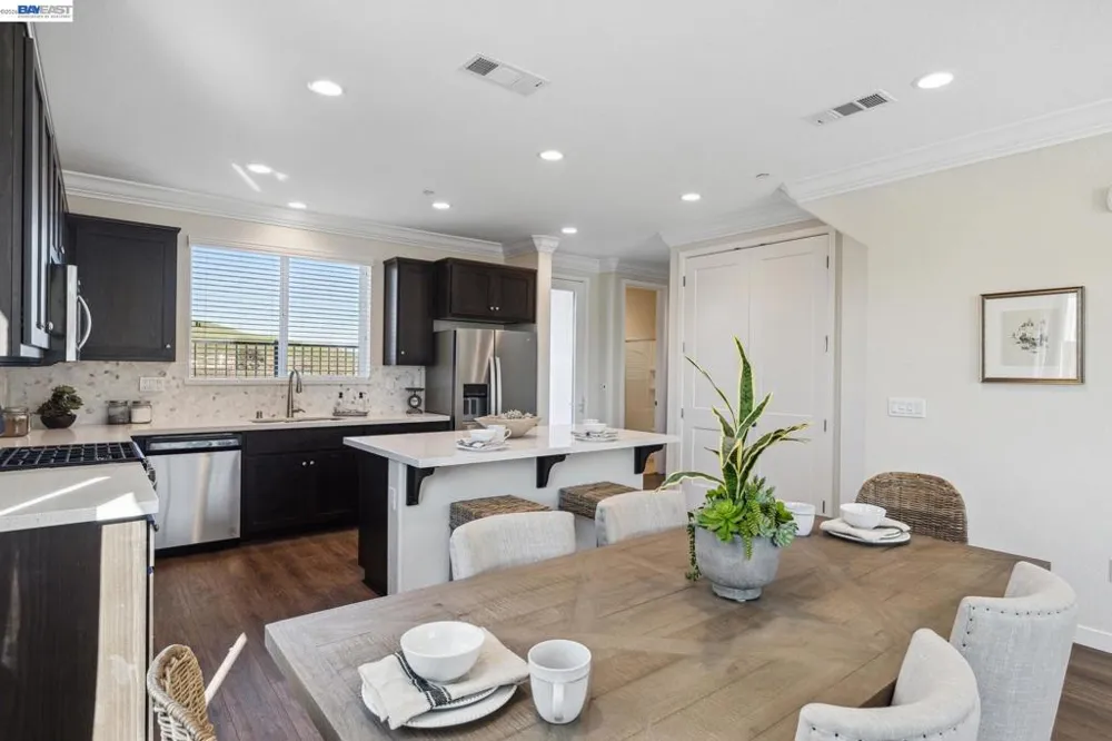 2412 Golden Way Fairfield, CA 94533