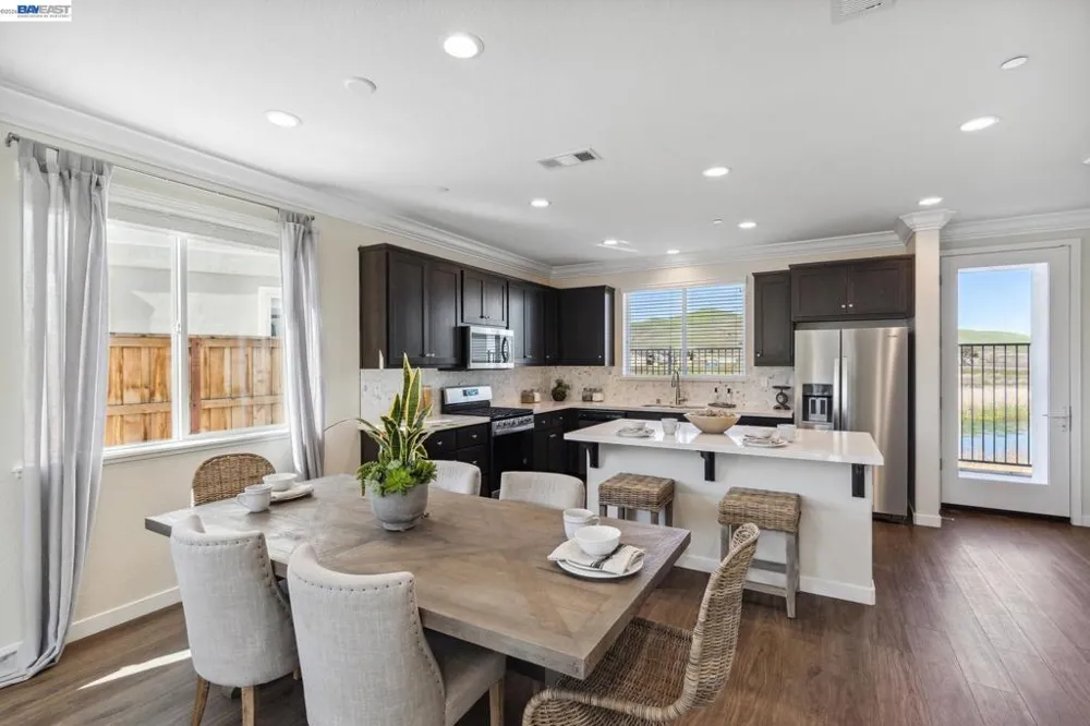 2412 Golden Way Fairfield, CA 94533