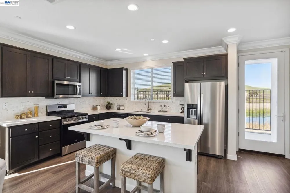 2412 Golden Way Fairfield, CA 94533